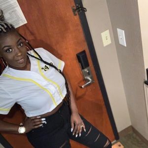 Meet your Posher, Ebony